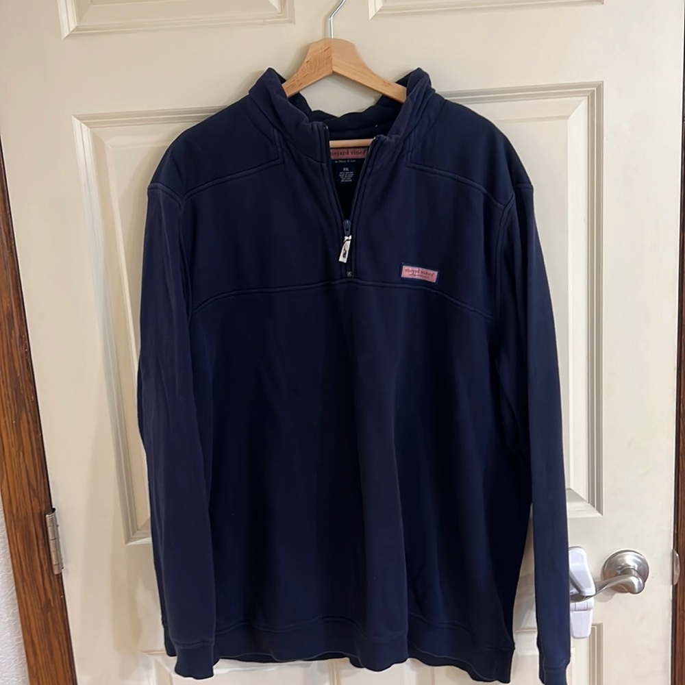 Vineyard vines sweatshirt